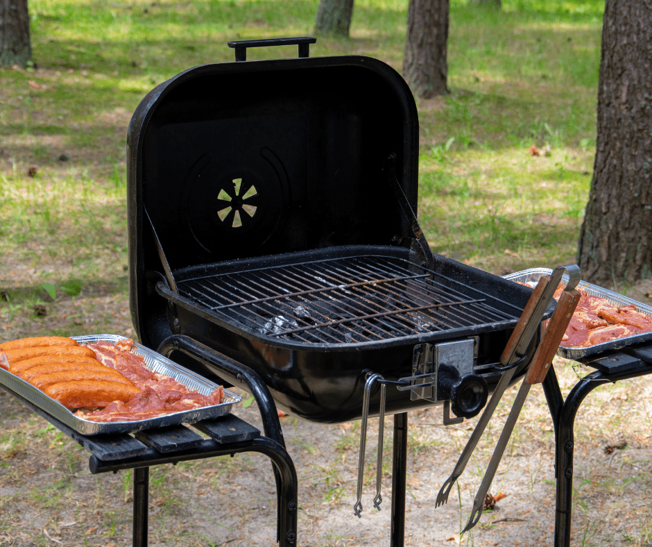 Συναρμολόγηση ψησταριάς κάρβουνου με πάγκο Συναρμολόγηση ψησταριάς κάρβουνου με πάγκο