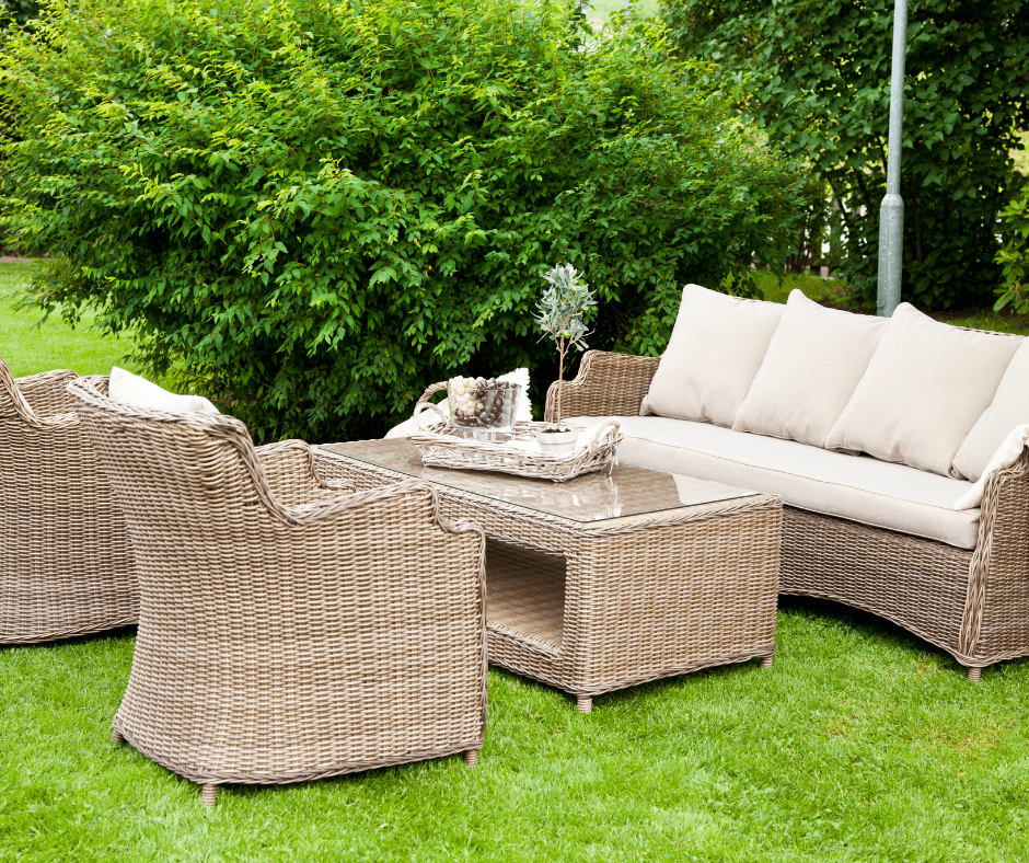 Συναρμολόγηση επίπλων κήπου Συναρμολόγηση επίπλων κήπου